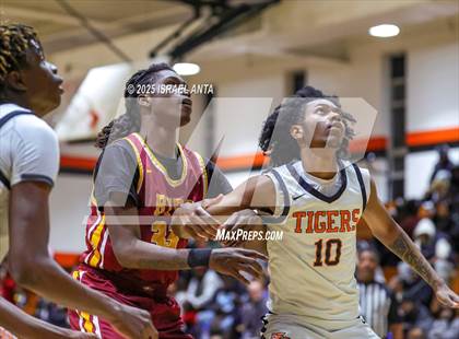 Thumbnail 1 in Douglas Byrd @ South View photogallery.