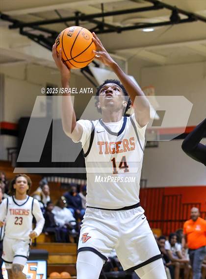 Thumbnail 3 in Douglas Byrd @ South View photogallery.