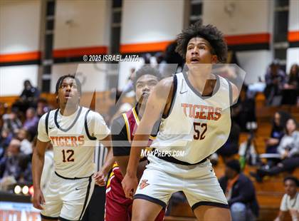Thumbnail 2 in Douglas Byrd @ South View photogallery.