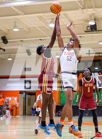 Thumbnail 3 in Douglas Byrd @ South View photogallery.