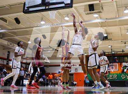 Thumbnail 2 in Douglas Byrd @ South View photogallery.