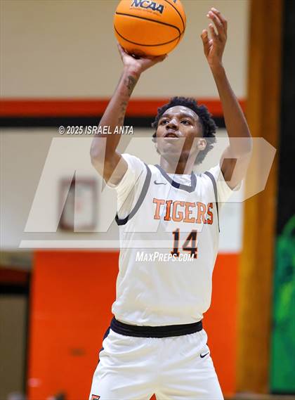 Thumbnail 3 in Douglas Byrd @ South View photogallery.
