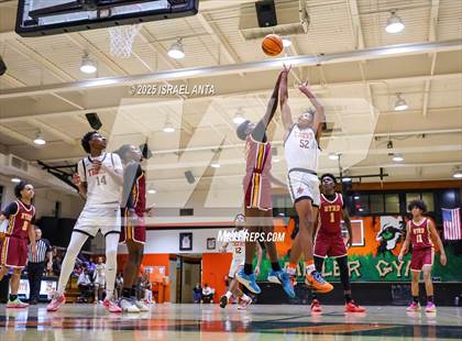 Thumbnail 3 in Douglas Byrd @ South View photogallery.