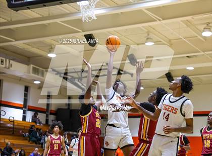 Thumbnail 2 in Douglas Byrd @ South View photogallery.