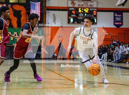 Thumbnail 3 in Douglas Byrd @ South View photogallery.