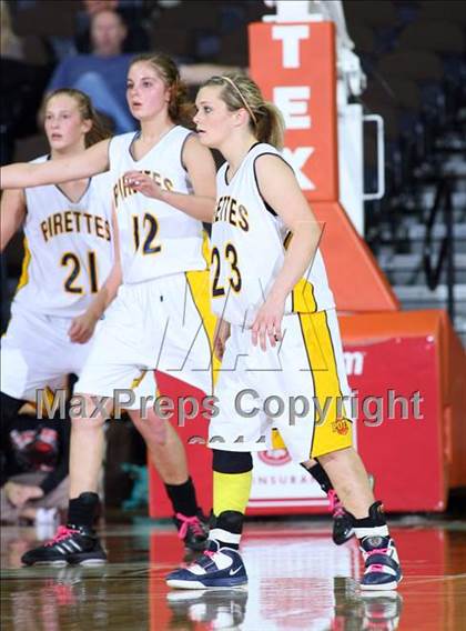 Thumbnail 2 in Poth vs. Winnsboro (UIL 2A Semifinal) photogallery.