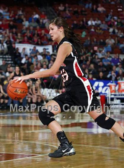 Thumbnail 3 in Poth vs. Winnsboro (UIL 2A Semifinal) photogallery.