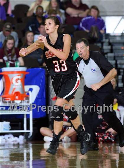 Thumbnail 2 in Poth vs. Winnsboro (UIL 2A Semifinal) photogallery.