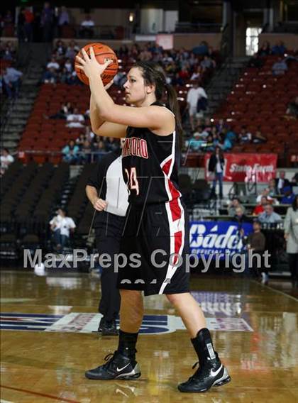 Thumbnail 3 in Poth vs. Winnsboro (UIL 2A Semifinal) photogallery.