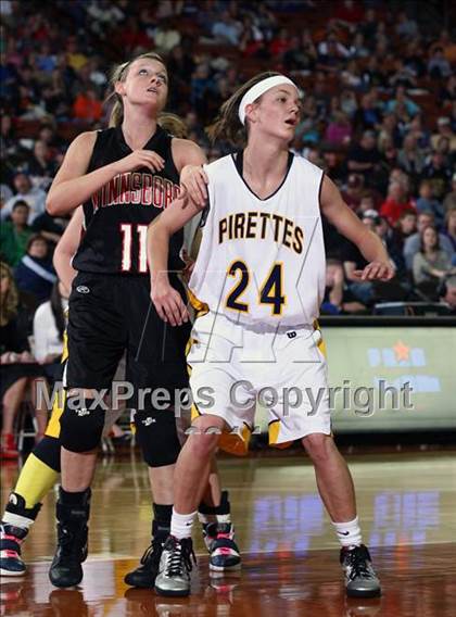 Thumbnail 3 in Poth vs. Winnsboro (UIL 2A Semifinal) photogallery.