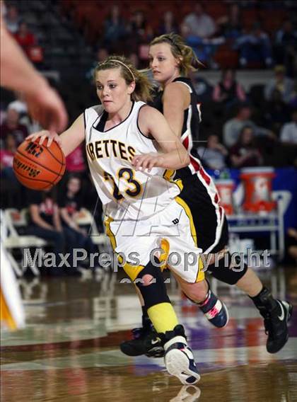 Thumbnail 2 in Poth vs. Winnsboro (UIL 2A Semifinal) photogallery.