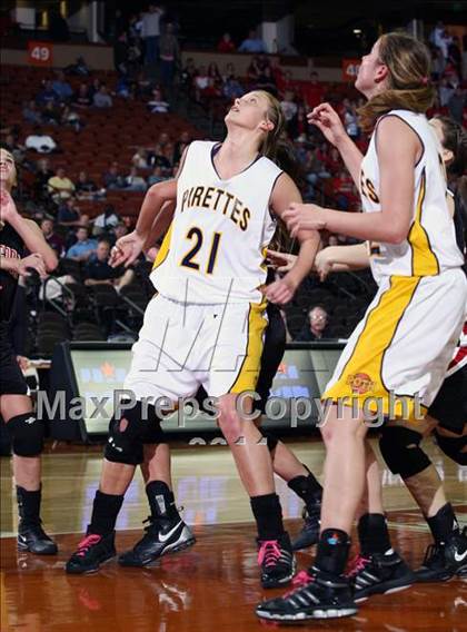 Thumbnail 1 in Poth vs. Winnsboro (UIL 2A Semifinal) photogallery.