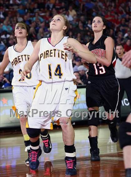 Thumbnail 2 in Poth vs. Winnsboro (UIL 2A Semifinal) photogallery.