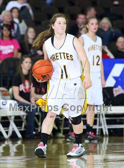Thumbnail 3 in Poth vs. Winnsboro (UIL 2A Semifinal) photogallery.