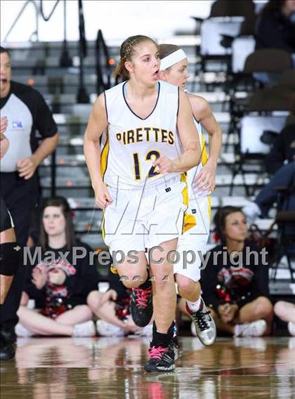 Thumbnail 2 in Poth vs. Winnsboro (UIL 2A Semifinal) photogallery.