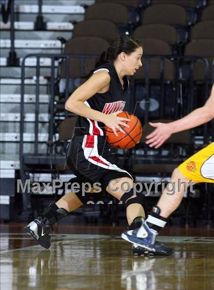 Thumbnail 3 in Poth vs. Winnsboro (UIL 2A Semifinal) photogallery.