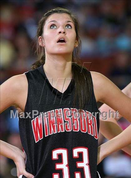 Thumbnail 1 in Poth vs. Winnsboro (UIL 2A Semifinal) photogallery.