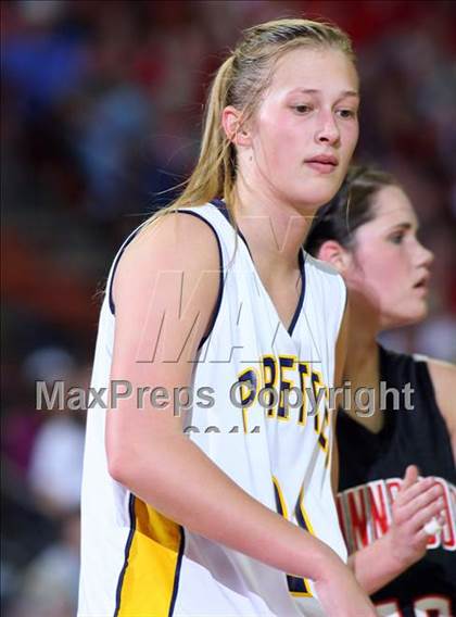 Thumbnail 2 in Poth vs. Winnsboro (UIL 2A Semifinal) photogallery.