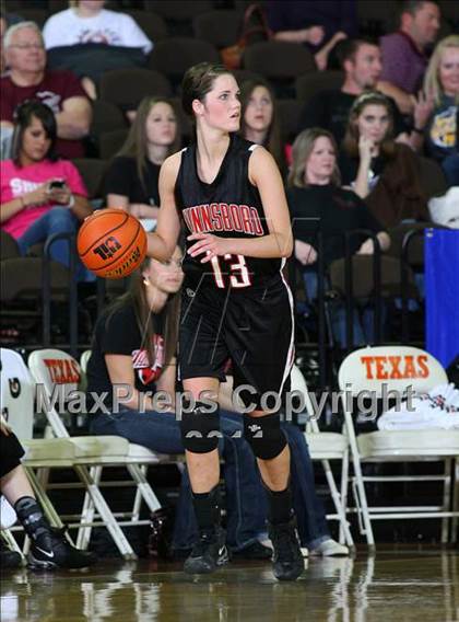 Thumbnail 3 in Poth vs. Winnsboro (UIL 2A Semifinal) photogallery.