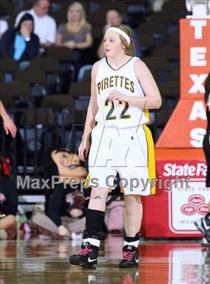 Thumbnail 2 in Poth vs. Winnsboro (UIL 2A Semifinal) photogallery.