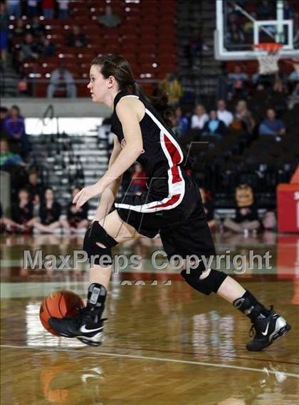 Thumbnail 1 in Poth vs. Winnsboro (UIL 2A Semifinal) photogallery.