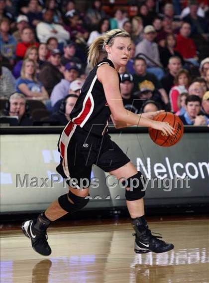 Thumbnail 3 in Poth vs. Winnsboro (UIL 2A Semifinal) photogallery.