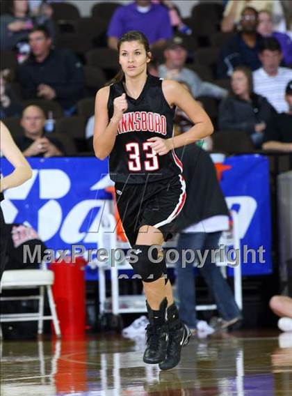 Thumbnail 3 in Poth vs. Winnsboro (UIL 2A Semifinal) photogallery.