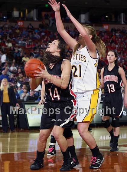 Thumbnail 2 in Poth vs. Winnsboro (UIL 2A Semifinal) photogallery.