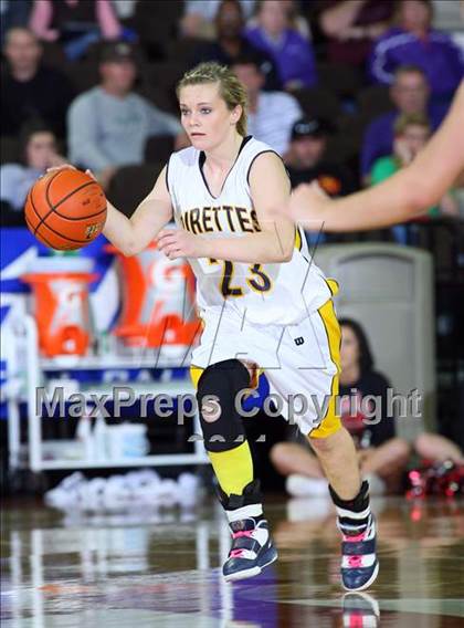 Thumbnail 2 in Poth vs. Winnsboro (UIL 2A Semifinal) photogallery.