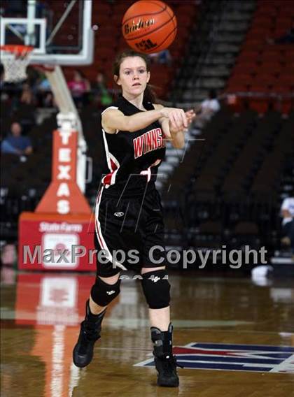 Thumbnail 2 in Poth vs. Winnsboro (UIL 2A Semifinal) photogallery.