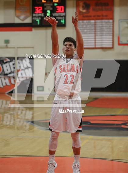Thumbnail 3 in Selma vs. Madera South photogallery.