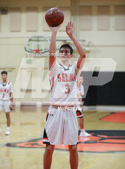 Thumbnail 3 in Selma vs. Madera South photogallery.