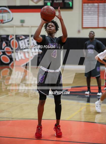 Thumbnail 1 in Selma vs. Madera South photogallery.