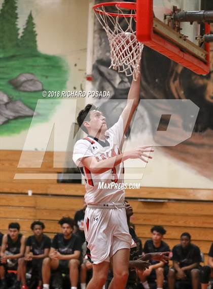 Thumbnail 2 in Selma vs. Madera South photogallery.