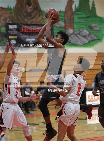 Thumbnail 1 in Selma vs. Madera South photogallery.