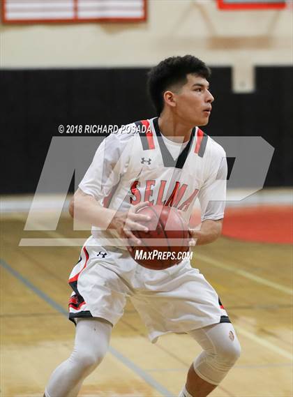Thumbnail 2 in Selma vs. Madera South photogallery.