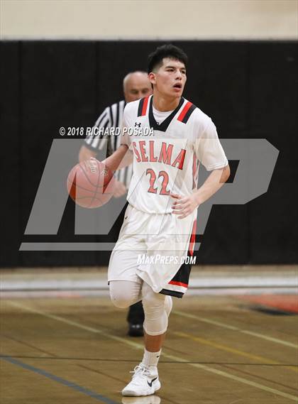 Thumbnail 3 in Selma vs. Madera South photogallery.