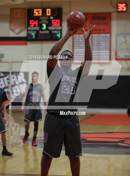 Thumbnail 3 in Selma vs. Madera South photogallery.