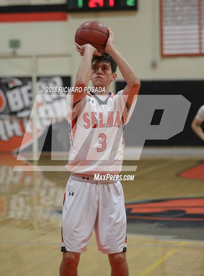 Thumbnail 1 in Selma vs. Madera South photogallery.