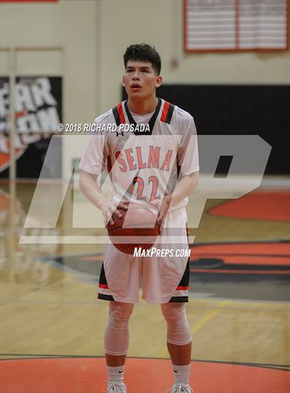 Thumbnail 2 in Selma vs. Madera South photogallery.