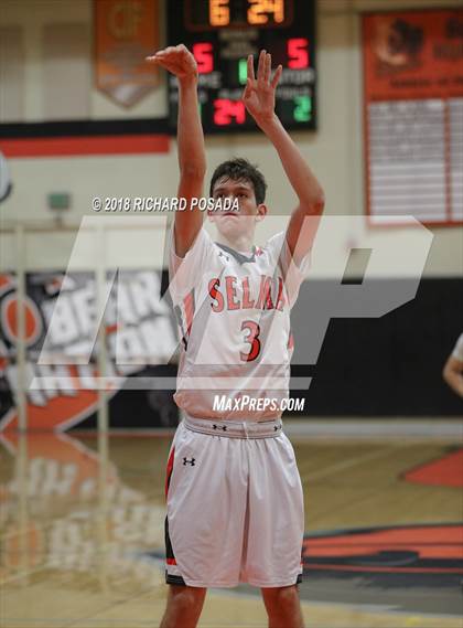 Thumbnail 3 in Selma vs. Madera South photogallery.