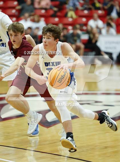 Thumbnail 3 in Dixie vs. Cedar (UHSAA 4A Quarterfinal Playoff) photogallery.