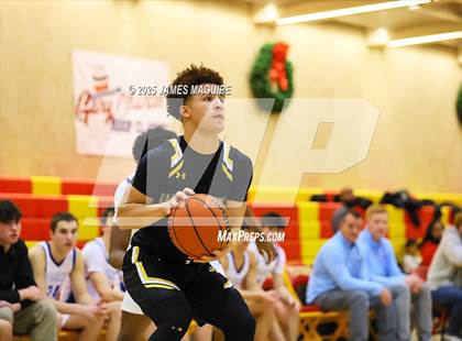 Thumbnail 2 in Port Washington vs. St. Anthony's photogallery.