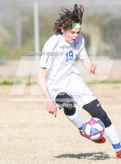 Thumbnail 3 in Fountain Hills vs Mesquite (Bohdie Larson Celebration Classic) photogallery.