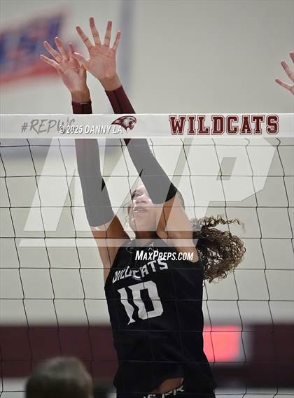 Thumbnail 3 in James Wood @ Warren County photogallery.