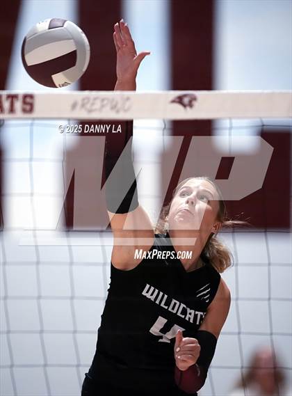 Thumbnail 1 in James Wood @ Warren County photogallery.