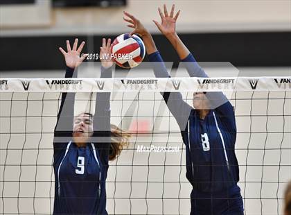 Thumbnail 2 in McNeil @ Vandegrift photogallery.