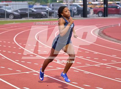 Thumbnail 1 in UIL 6A Track and Field Championship (200M) photogallery.