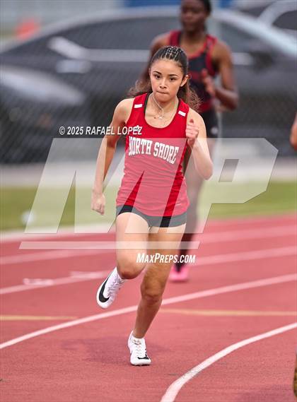 Thumbnail 1 in UIL 6A Track and Field Championship (200M) photogallery.