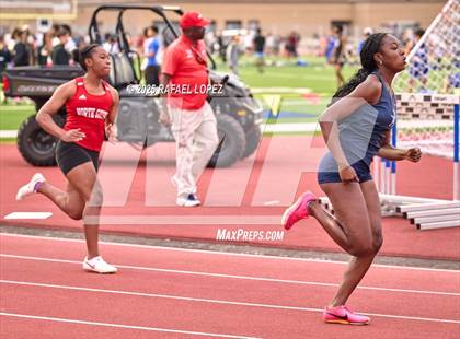 Thumbnail 3 in UIL 6A Track and Field Championship (200M) photogallery.